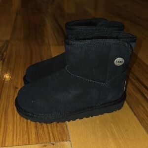UGG T JONA kids Size 10